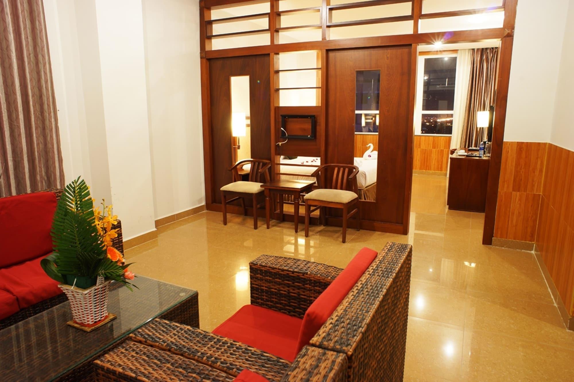 Vian Hotel Da Nang Exterior photo