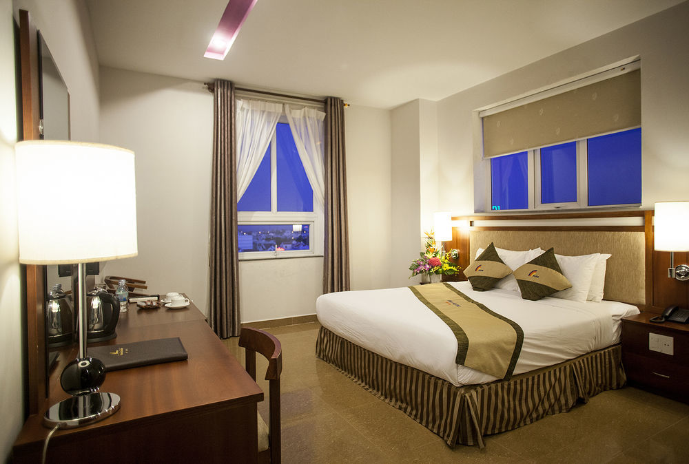Vian Hotel Da Nang Exterior photo